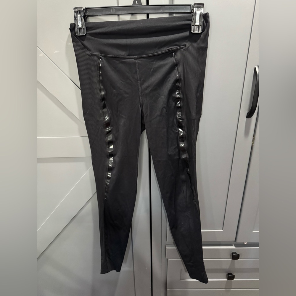 Lululemon Gloss Trim Run Super High rise Black Leggings